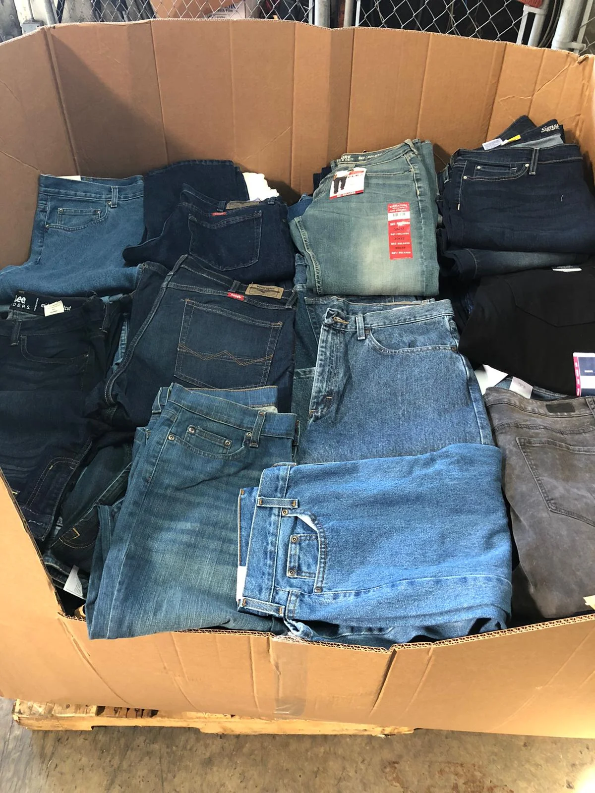 palletspotliquidator.com-jeans-mixed-clothing-liquidation-pallets-jean-liquidation-pallets-for-sale-.webp